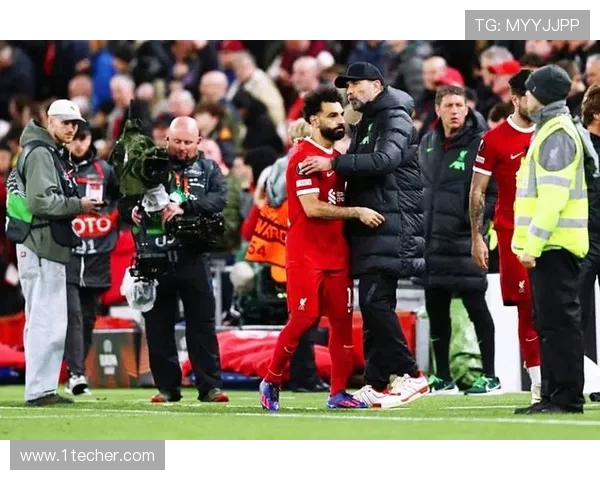 利物浦摇滚足球:高频压迫下球员心肺负荷与下半场防守强度关联 利物浦摇滚足球:高频压迫下球员心肺负荷与下半场防守强度关联